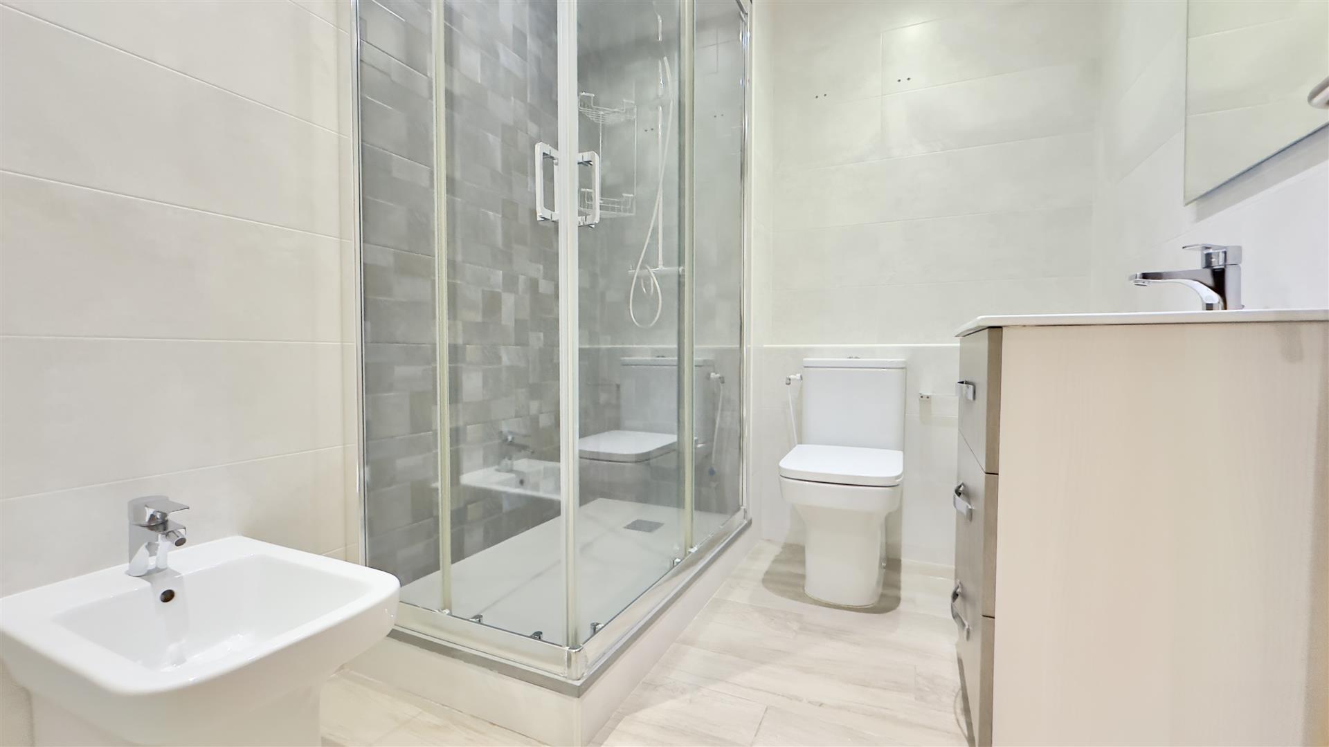 Image of Apartment - 2 Bedrooms - 1 Bathrooms for Sale in Beach View Terraces-Gibraltar, Image 7